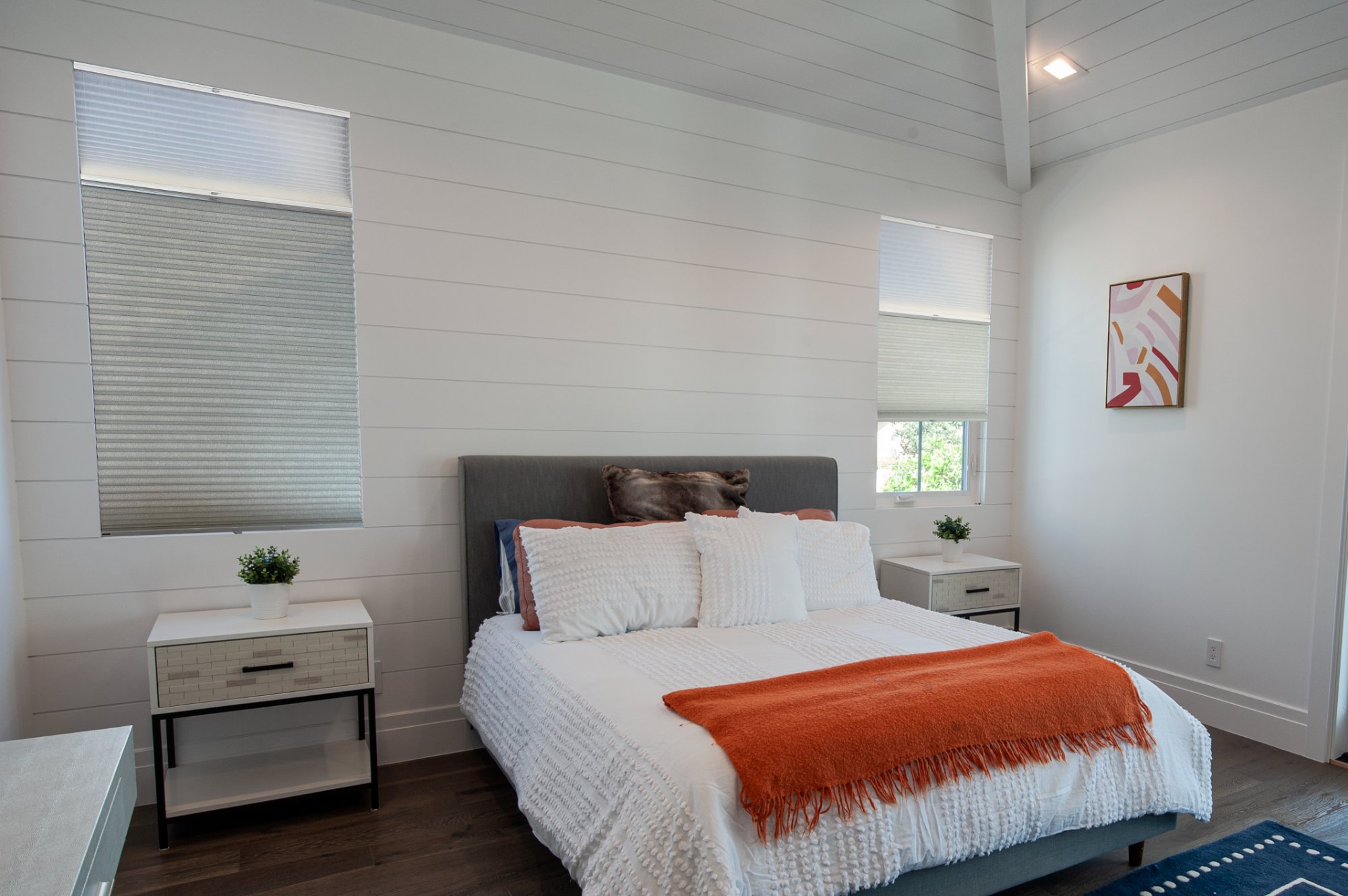 Energy-efficient honeycomb cellular shades – Las Vegas bedroom